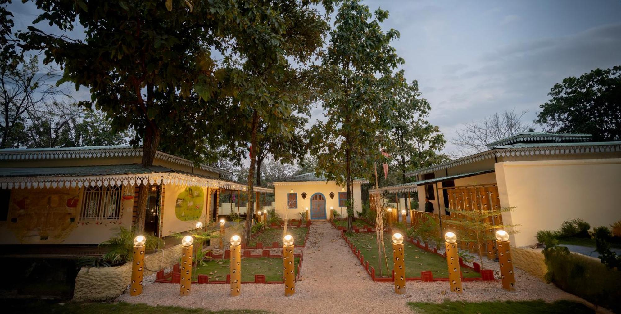 Palash The Jungle Resort Gondia 外观 照片